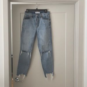 High waisted Boyfriend jean (with stretch) and ripped hem